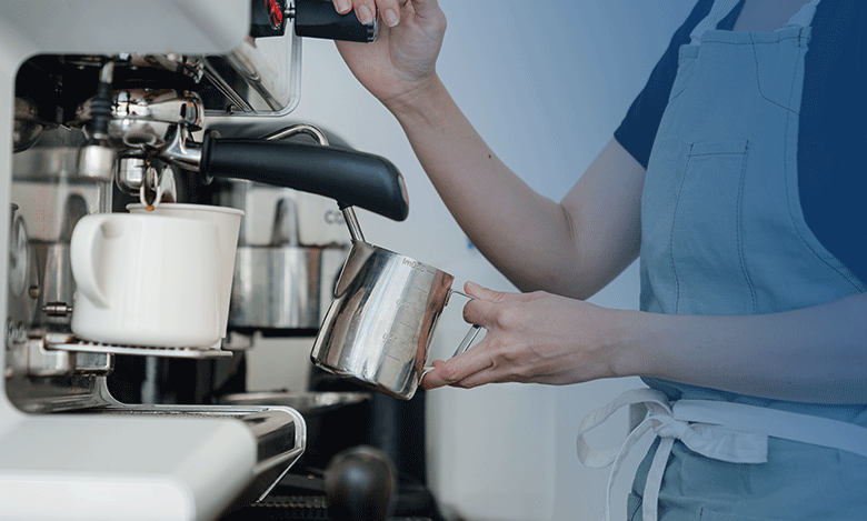 barista using the turbine steam tip